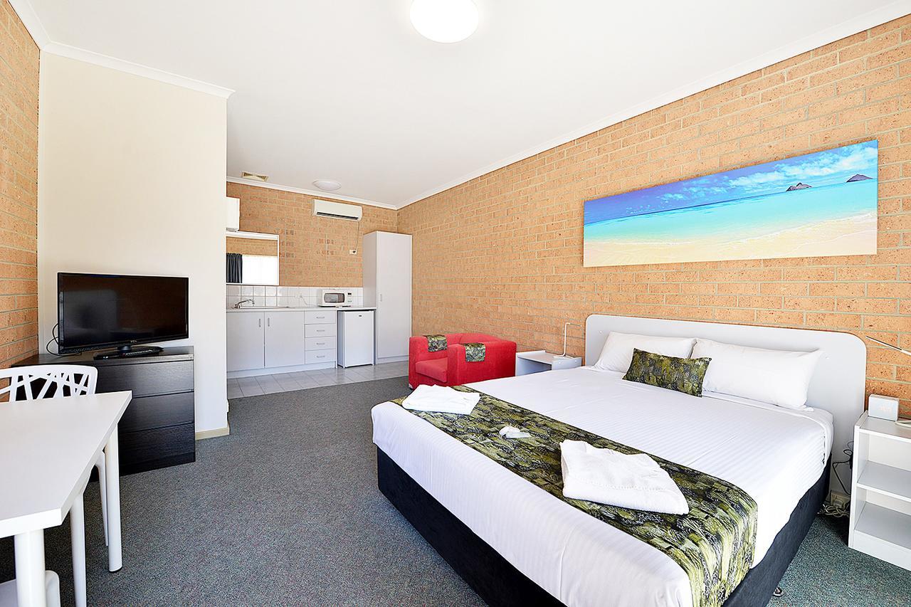 Cranbourne Motor Inn Buitenkant foto