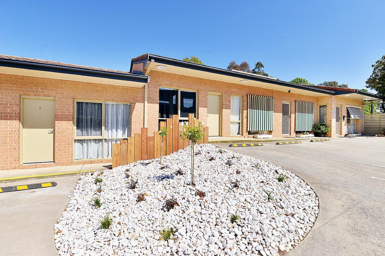 Cranbourne Motor Inn Buitenkant foto